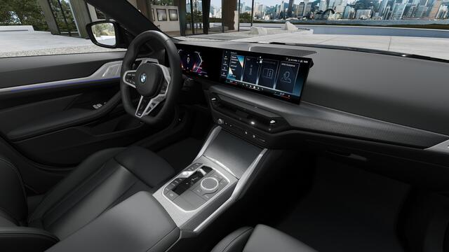 BMW i4 eDrive35 M Sport / Achteruitrijcamera / Stuurverwarming / Adaptieve LED / Comfort Access / Stoelverwarming