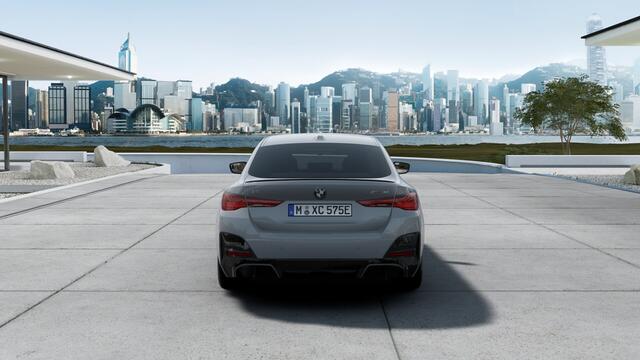 BMW i4 eDrive40 M Sport / Achteruitrijcamera / Active Cruise Control / Adaptieve LED / Comfort Access / Stuurverwarming