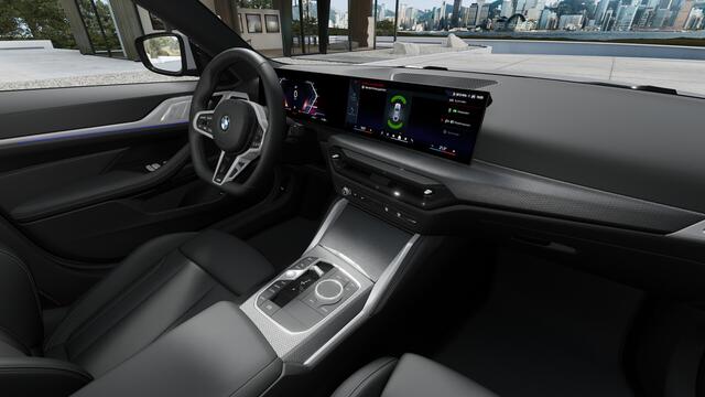 BMW i4 eDrive40 M Sport / Achteruitrijcamera / Active Cruise Control / Adaptieve LED / Comfort Access / Stuurverwarming
