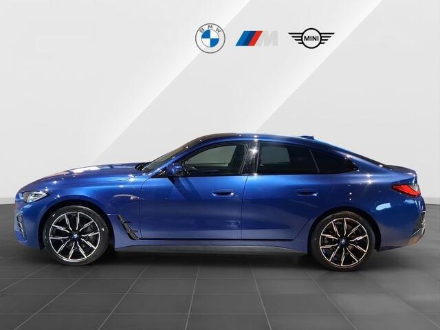 BMW i4 eDrive35 70 kWh M-SPORT ** LED, DR. ASS+, TREKH, H&K SOUND, 19-inch LMV ** 1e EIG - UNFALLFREI ** ** INFORMEER OOK NAAR ONZE AANTREKKELIJKE FINANCIAL-LEASE TARIEVEN **
