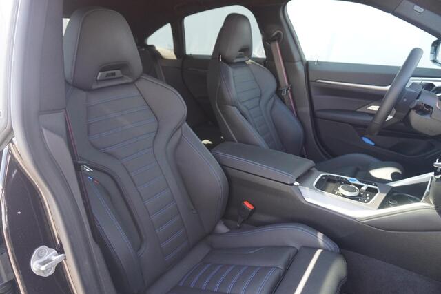 BMW i4 eDrive40 M Sport Pro | Schuif-/kanteldak | M Sportstoelen | Active Cruise Control | Harman Kardon | Elektrische stoelen met geheugen