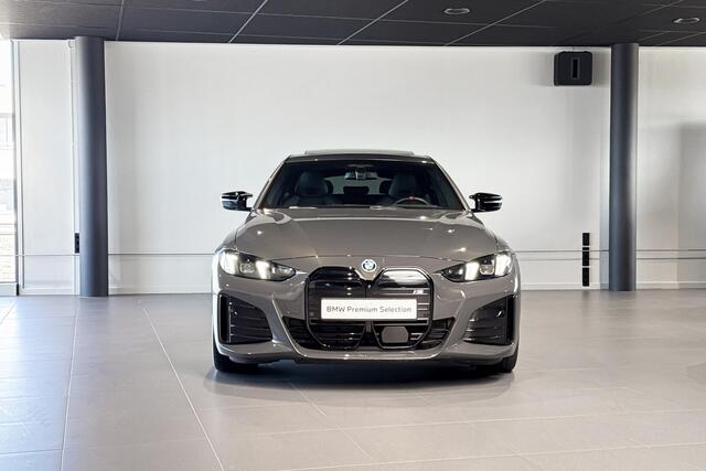 BMW i4 M60 84 kWh | M Sport Pro | Glazen Schuif-/kanteldak | M Sportstoelen | Harman Kardon | Comfort Access |
