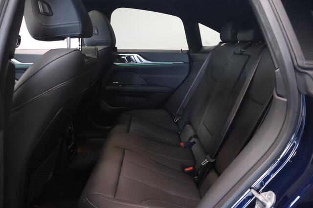 BMW i4 eDrive40 High Executive Individual | Harman Kardo | Schuifdak | Trekhaak | LED | 20"