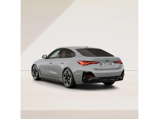 BMW i4 eDrive40 - M-Sport - Head-up - Memoryzetels - Hifi - Parking Assistant Plus