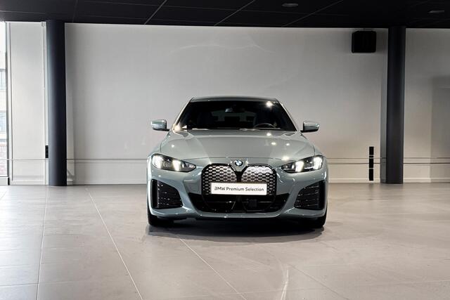 BMW i4 eDrive40 | M Sport Pro | Stoelverwarming | Achteruitrijcamera | Comfort Access |