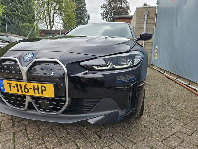 BMW i4 eDrive40 84 kWh NAVI / TEL / SPORTSTOELEN / LEER / LM / CAMERA
