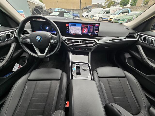 BMW i4 eDrive40 84 kWh NAVI / TEL / SPORTSTOELEN / LEER / LM / CAMERA