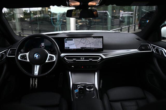 BMW i4 eDrive40 High Executive M Sport / Achteruitrijcamera / Comfort Access / Active Cruise Control / Live Cockpit Professional / Stoelverwarming