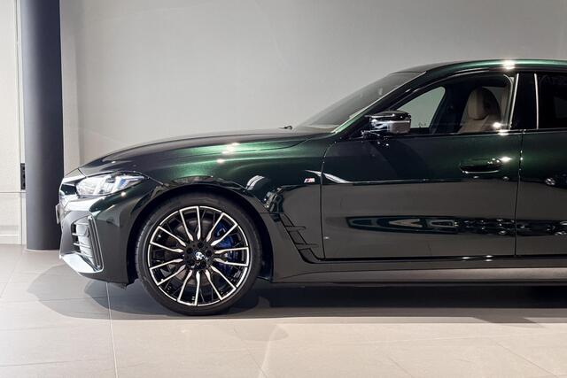 BMW i4 M60 84 kWh | M Sport | Stoelverwarming | Achteruitrijcamera | Head-Up Display |