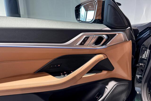 BMW i4 M60 84 kWh | M Sport | Stoelverwarming | Achteruitrijcamera | Head-Up Display |