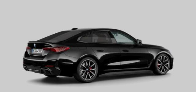 BMW i4 eDrive40 M Sport Edition 84 kWh COMFORT PACK - INNOVATION PACK - Harman Kardon - Getinte Ruiten - Comfort Access - Parking Assistant Plus - Head up - Elektrisch verwarmde voorstoelen -