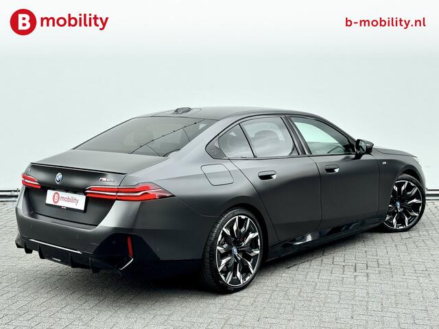 BMW i5 M60 xDrive Sedan 601 PK Adaptive M Onderstel | Trekhaak | Glazen Panoramadak | Driving Assistant Prof. | Parking Assistant prof. | Bowers & Wilkins Sound System
