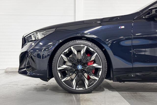 BMW i5 Touring M60 xDrive | M-Sport Pro | Travel Pack | Innovation pack | Comfort Pack | Bowers&Wilkins | Panoramadak | Comfort Access
