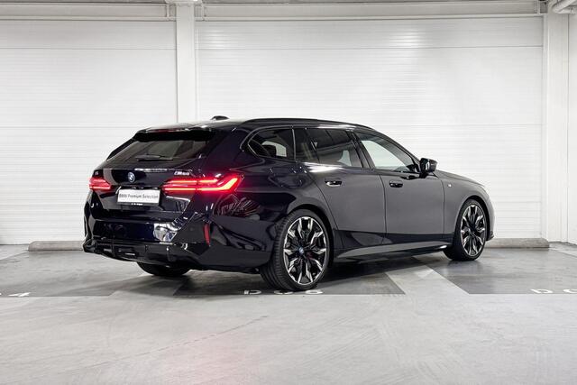 BMW i5 Touring M60 xDrive | M-Sport Pro | Travel Pack | Innovation pack | Comfort Pack | Bowers&Wilkins | Panoramadak | Comfort Access