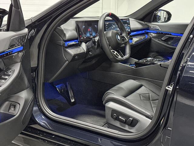 BMW i5 Touring M60 xDrive | M-Sport Pro | Travel Pack | Innovation pack | Comfort Pack | Bowers&Wilkins | Panoramadak | Comfort Access