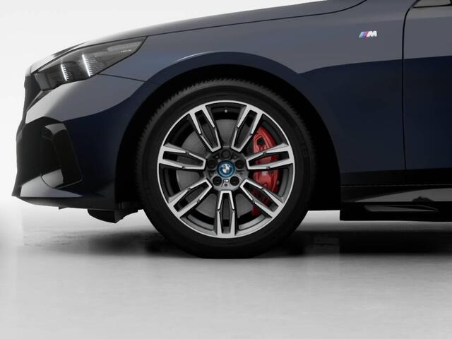 BMW i5 M60 xDrive 84 kWh M Sport package Pro | Equipment package Professional | Travel package