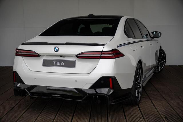 BMW i5 eDrive40 | M Sportpakket Pro | Innovation Pack | Travel Pack | Comfort Pack