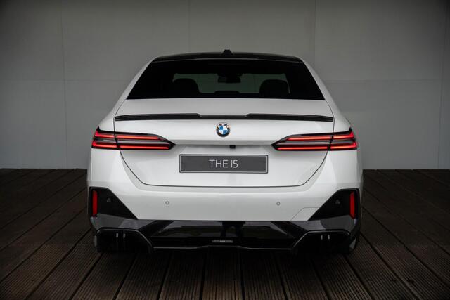BMW i5 eDrive40 | M Sportpakket Pro | Innovation Pack | Travel Pack | Comfort Pack