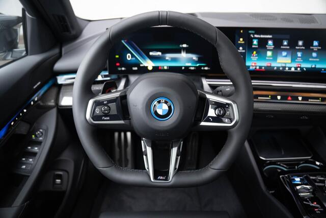 BMW i5 eDrive40 | M Sportpakket Pro | Innovation Pack | Travel Pack | Comfort Pack