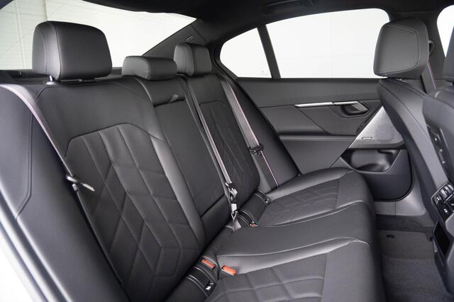 BMW i5 eDrive40 | M Sportpakket Pro | Innovation Pack | Travel Pack | Comfort Pack