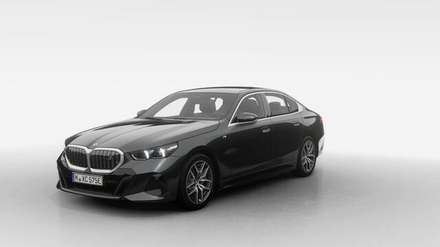 BMW i5 eDrive40 | M Sportpakket | Innovation Pack | Travel Pack | Comfort Pack