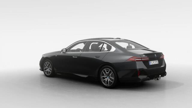 BMW i5 eDrive40 | M Sportpakket | Innovation Pack | Travel Pack | Comfort Pack