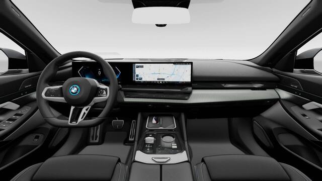 BMW i5 eDrive40 | M Sportpakket | Innovation Pack | Travel Pack | Comfort Pack