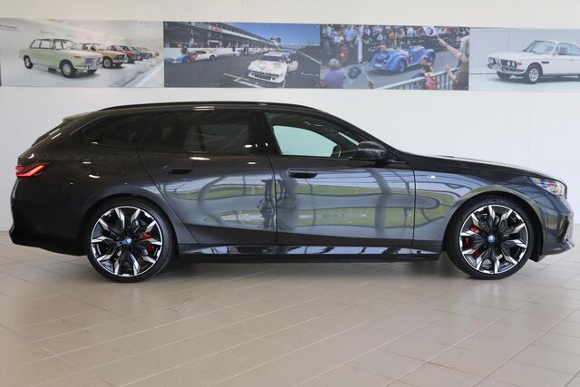 BMW i5 Touring eDrive40 | M Sportpakket Pro | Innovation Pack | Comfort Pack | Travel Pack