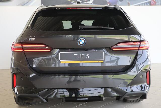 BMW i5 Touring eDrive40 | M Sportpakket Pro | Innovation Pack | Comfort Pack | Travel Pack