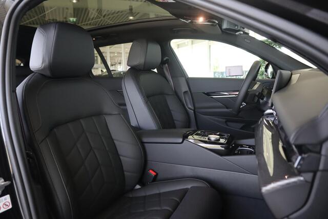 BMW i5 Touring eDrive40 | M Sportpakket Pro | Innovation Pack | Comfort Pack | Travel Pack