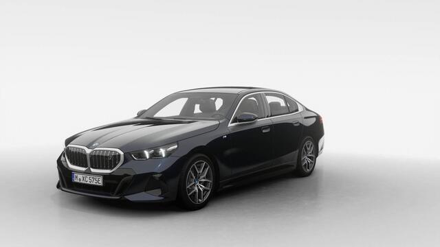 BMW i5 eDrive40 | M Sportpakket | Innovation Pack | Travel Pack | Comfort Pack