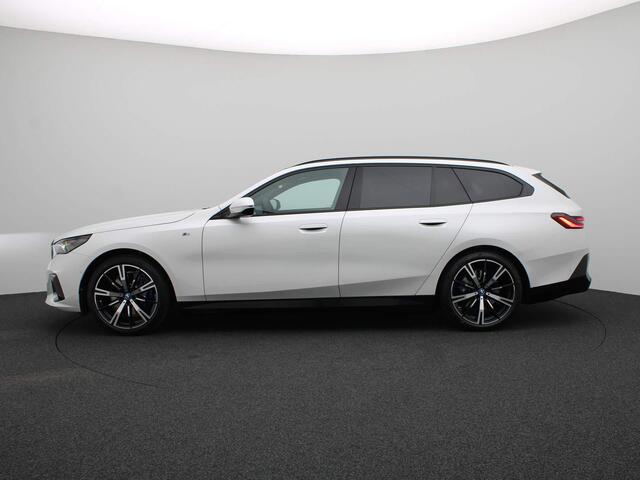 BMW i5 Touring eDrive40 | M Sportpakket Pro | Innovation Pack | Comfort Pack | Travel Pack