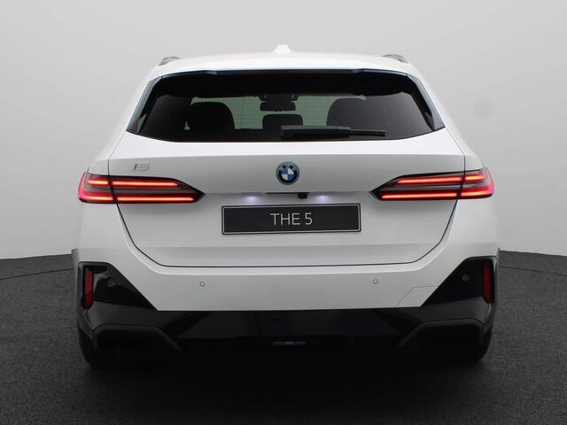 BMW i5 Touring eDrive40 | M Sportpakket Pro | Innovation Pack | Comfort Pack | Travel Pack