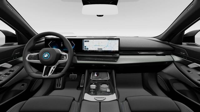 BMW i5 eDrive40 | M Sportpakket | Innovation Pack | Travel Pack | Comfort Pack