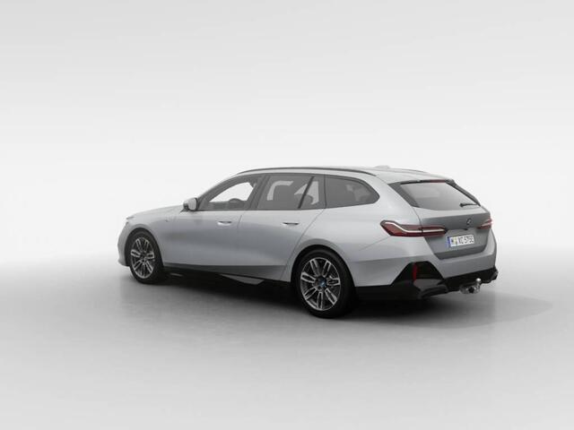 BMW i5 Touring eDrive40 M Sport Edition | M Sport package | Travel package