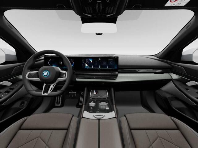 BMW i5 Touring eDrive40 M Sport Edition | M Sport package | Travel package