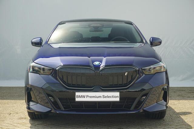 BMW i5 eDrive40 | M Sportpakket Pro | Innovation Pack Professional | Travel Pack | Comfort Pack