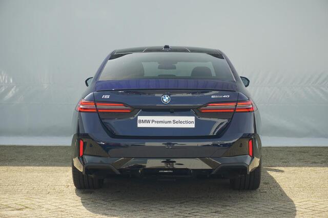 BMW i5 eDrive40 | M Sportpakket Pro | Innovation Pack Professional | Travel Pack | Comfort Pack