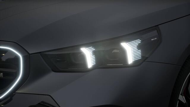 BMW i5 M60 xDrive High Executive / Panoramadak / Trekhaak / Adaptief onderstel professional / Bowers & Wilkins / Stoelventilatie / Parking Assistant Plus / Adaptieve LED