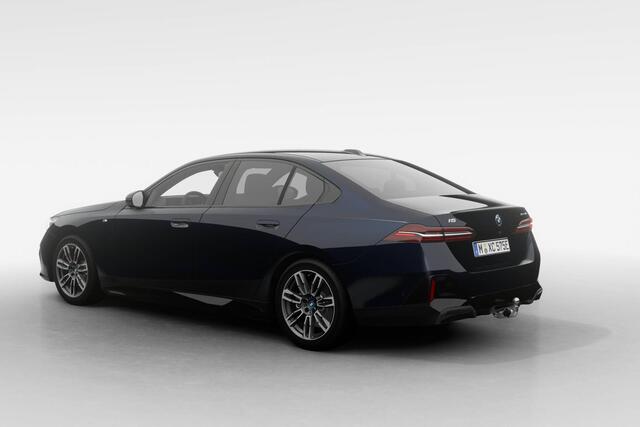 BMW i5 Sedan eDrive40 M Sport Edition 84 kWh | Trekhaak met elektrisch wegklapbare kogel | Comfort Access