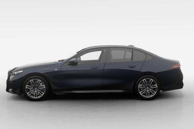 BMW i5 Sedan eDrive40 M Sport Edition 84 kWh | Trekhaak met elektrisch wegklapbare kogel | Comfort Access