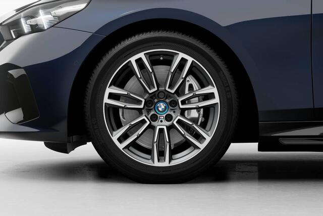 BMW i5 Sedan eDrive40 M Sport Edition 84 kWh | Trekhaak met elektrisch wegklapbare kogel | Comfort Access