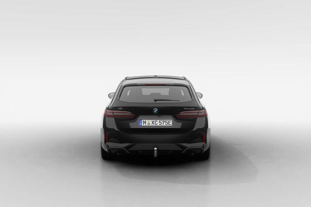 BMW i5 Touring eDrive40 M Sport Edition | M Sport Pro | Innovation Pack | Travel Pack | Comfort Pack