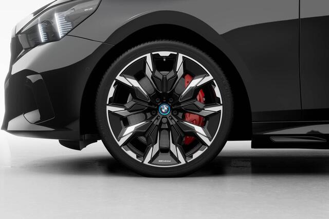 BMW i5 Touring eDrive40 M Sport Edition | M Sport Pro | Innovation Pack | Travel Pack | Comfort Pack