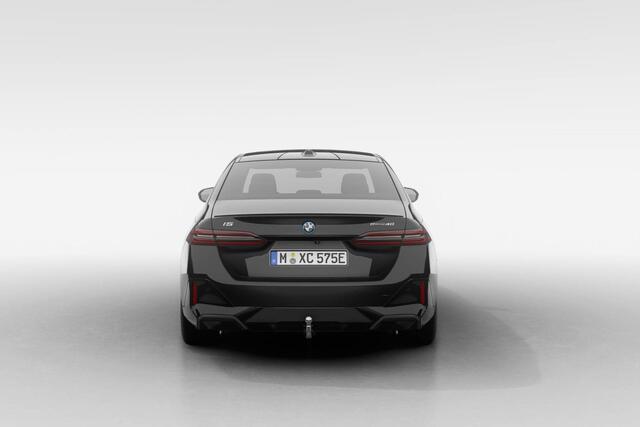 BMW i5 Sedan eDrive40 M Sport Edition 84 kWh | M Sportpakket Pro | Trekhaak met elektrisch wegklapbare kogel