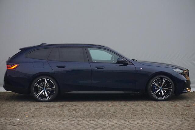 BMW i5 Touring eDrive40 M Sport Pro / Innovation / Comfort Pack / Travel Pack / Trekhaak