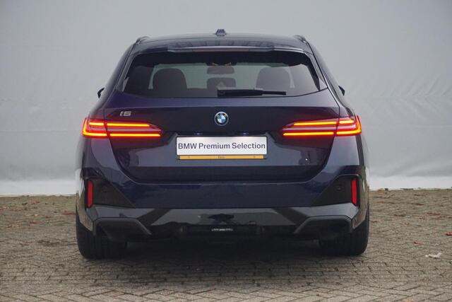 BMW i5 Touring eDrive40 M Sport Pro / Innovation / Comfort Pack / Travel Pack / Trekhaak