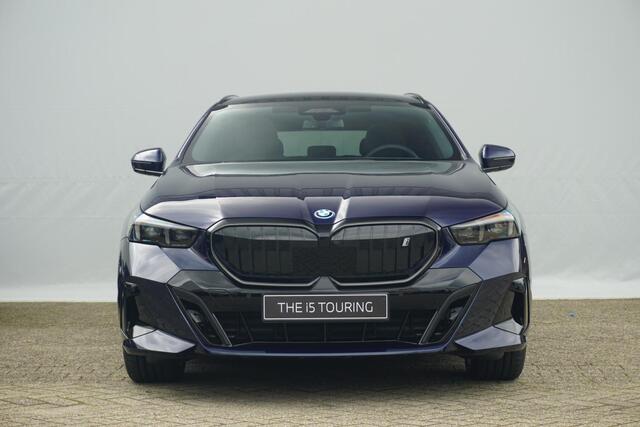 BMW i5 Touring eDrive40 | M Sportpakket Pro | Innovation Pack | Travel Pack | Comfort Pack
