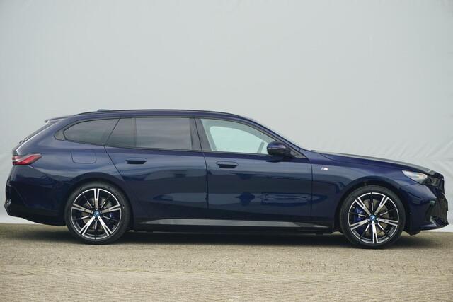 BMW i5 Touring eDrive40 | M Sportpakket Pro | Innovation Pack | Travel Pack | Comfort Pack