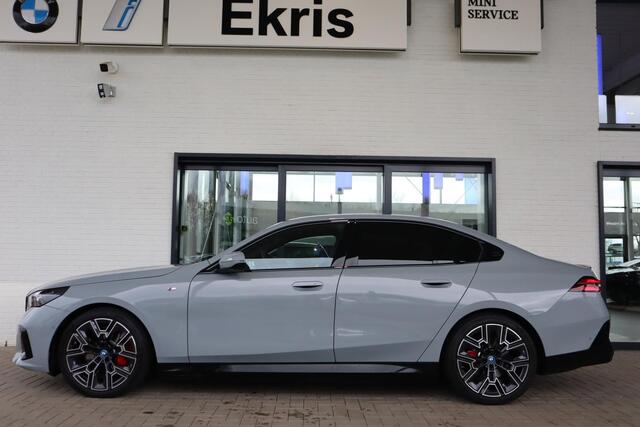 BMW i5 eDrive40 M Sportpakket Pro Travel Pack / Comfort Pack
